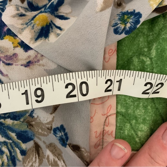 Floral quarter sleeve top - Picture 4 of 5